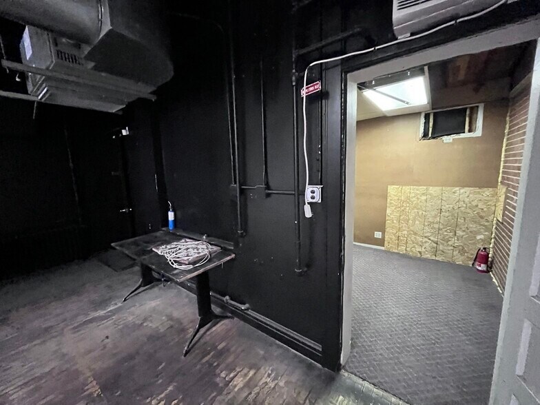 More Photos Of 16 W Busse Ave, Mount Prospect Apartments For Lease