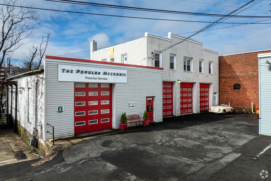 More Photos Of 20 Franklin Pl, Summit General Retail For Sale