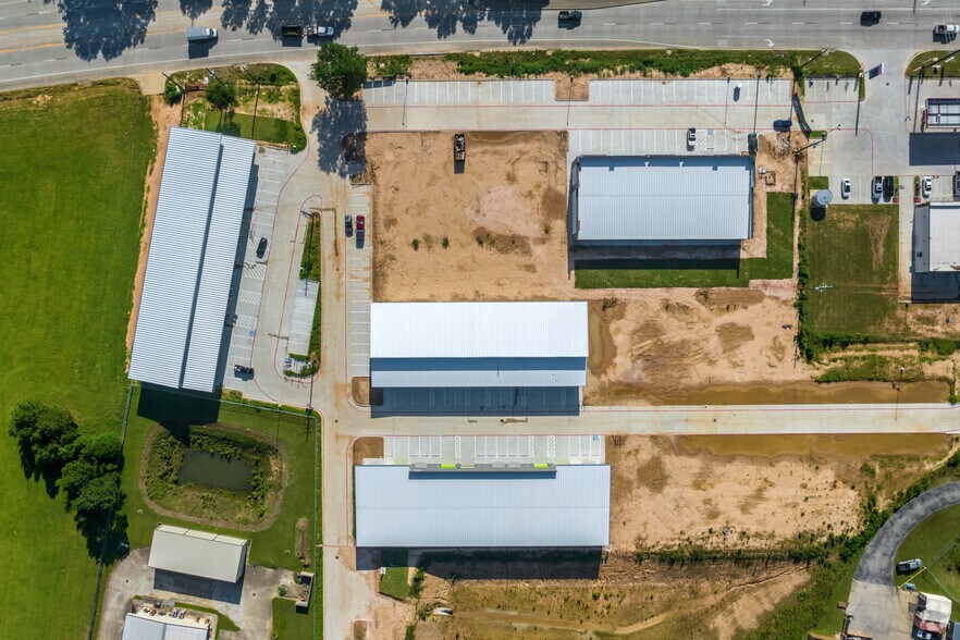 More Photos Of 25131 FM 2978 Rd, Tomball Freestanding For Lease