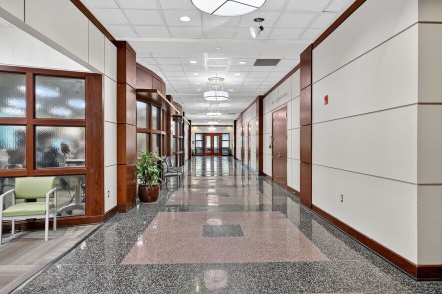 More Photos Of 8220 Meadowbridge Rd, Mechanicsville Medical For Lease