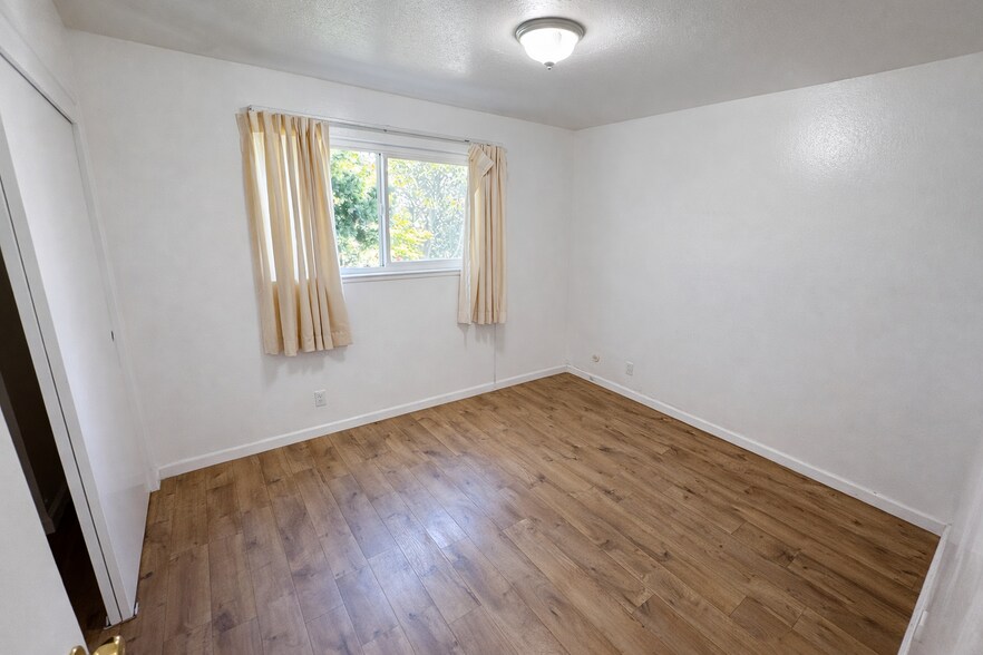 More Photos Of 2015 Hearst Ave, Berkeley Apartments For Sale