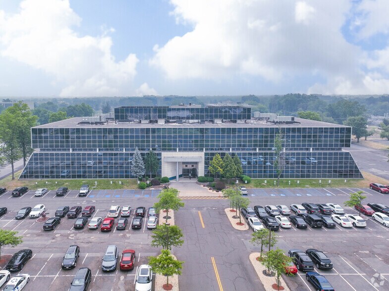 More Photos Of 220 Davidson Ave, Somerset Office For Lease