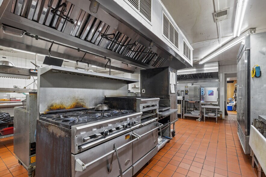 More Photos Of 2383 Hwy 58, Swansboro Restaurant For Sale