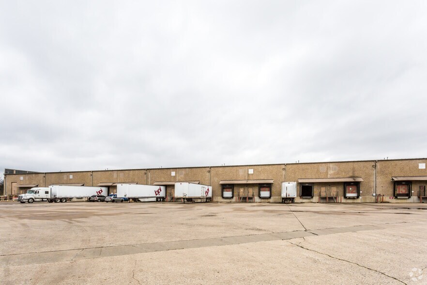 More Photos Of 1316 North Hills Blvd, North Little Rock Warehouse For Lease