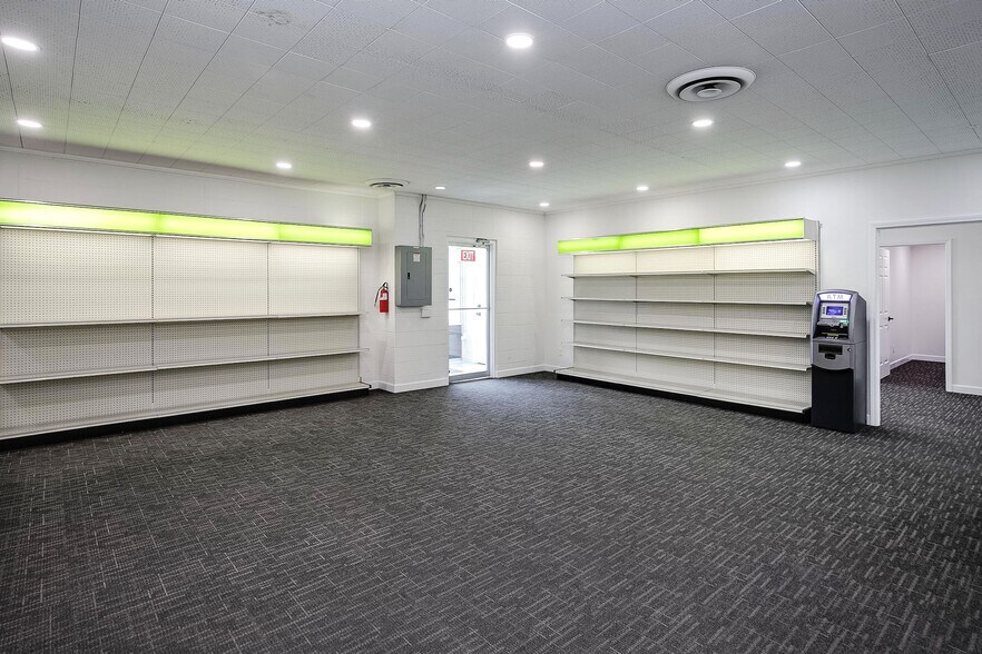 More Photos Of 2502 Leavenworth St, Omaha Light Manufacturing For Lease