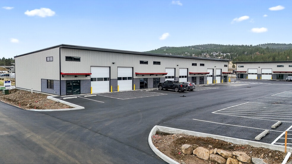 More Photos Of 4524 Barker Rd, Spokane Valley Showroom For Lease