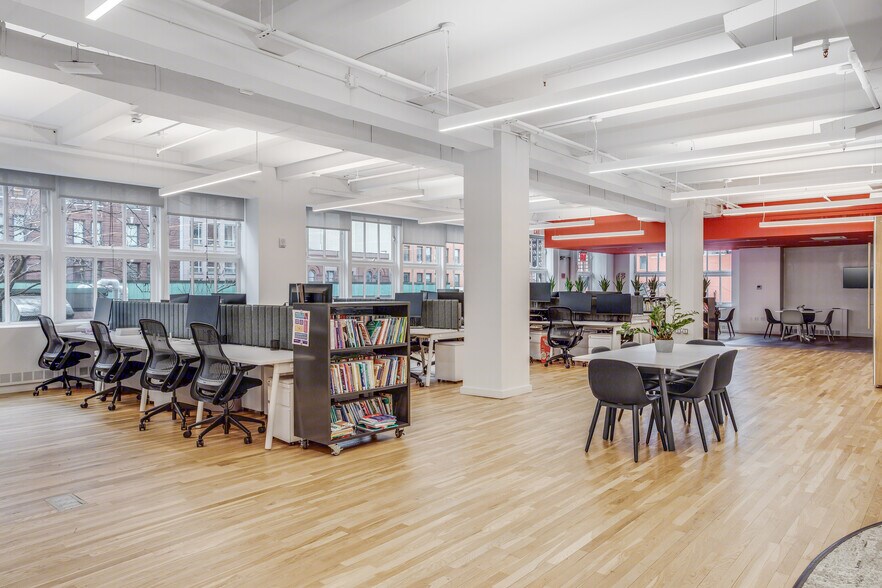 More Photos Of 220 W 19th St, New York Office For Lease