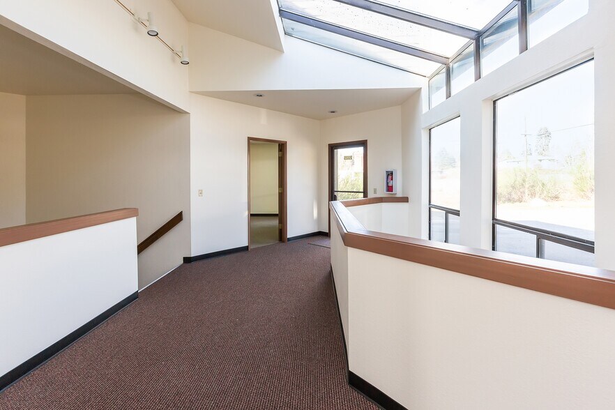 More Photos Of 2025 Wheaton Way, Bremerton Office For Sale