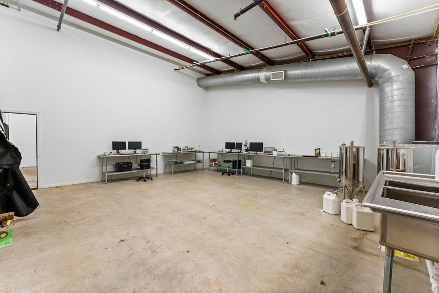 More Photos Of 28925 Nichols Sawmill Rd, Magnolia Warehouse For Sale