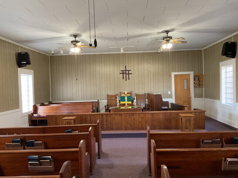 More Photos Of 301 Thermal City Rd, Union Mills Specialty For Sale