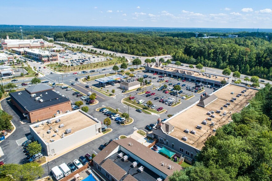 More Photos Of 6460-6500 Landsdowne Ctr, Alexandria Storefront For Lease