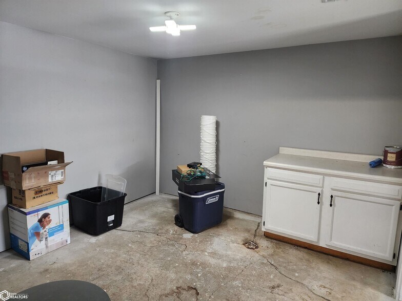 More Photos Of 106 E 7th St, Atlantic Office For Sale