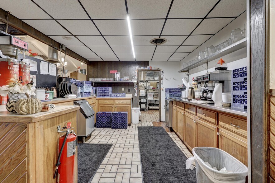 More Photos Of 2728 & 2802 N Rangeline Road, Joplin Flex For Sale