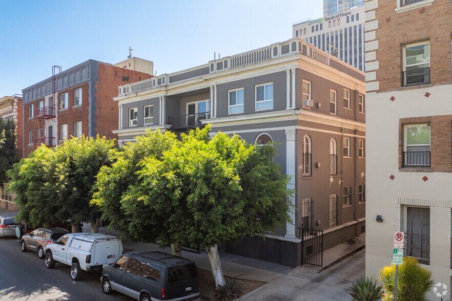 More Photos Of 681 Shatto Pl, Los Angeles Apartments For Sale