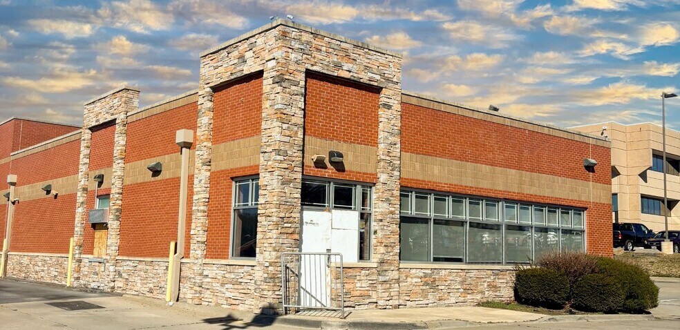 Primary Photo Of 11290 Holmes Rd, Kansas City Fast Food For Sale