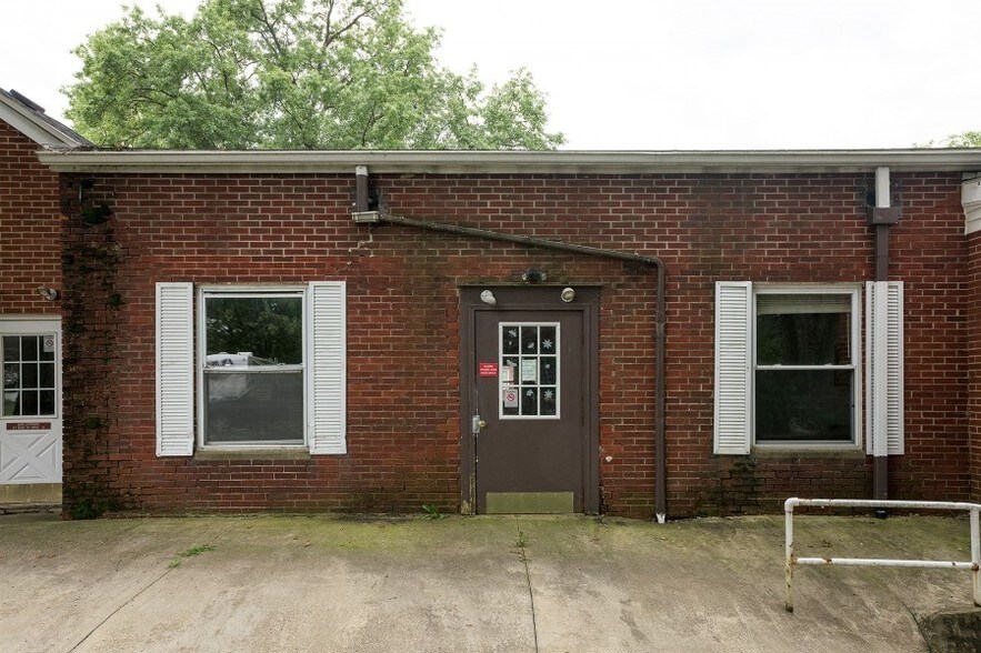 More Photos Of 73 Madison Rd, Mansfield Skilled Nursing Facility For Lease