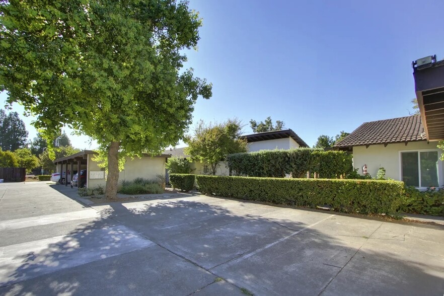 More Photos Of 2310 Evenstar Ln, Davis Apartments For Sale