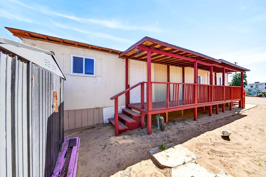 More Photos Of 11398 Bartlett Ave, Adelanto Contractor Storage Yard For Sale
