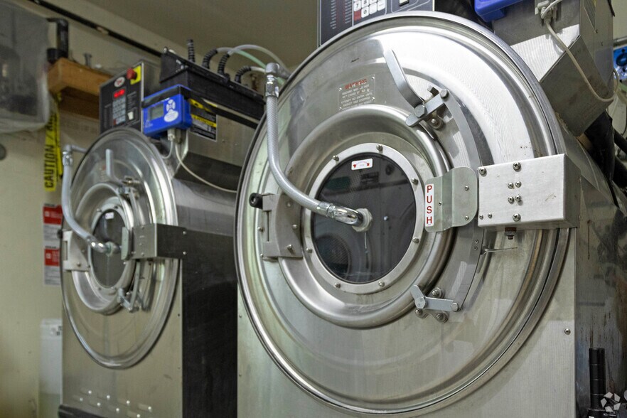 More Photos Of 5100 Hickory Point Frontage Rd, Decatur Hotel For Sale