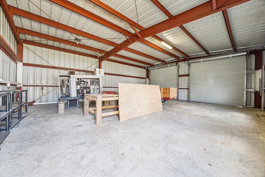 More Photos Of 3733 Rest Home Rd, Pearland Flex For Sale