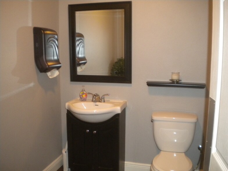 More Photos Of 14121 W Highway 290, Austin Warehouse For Sale