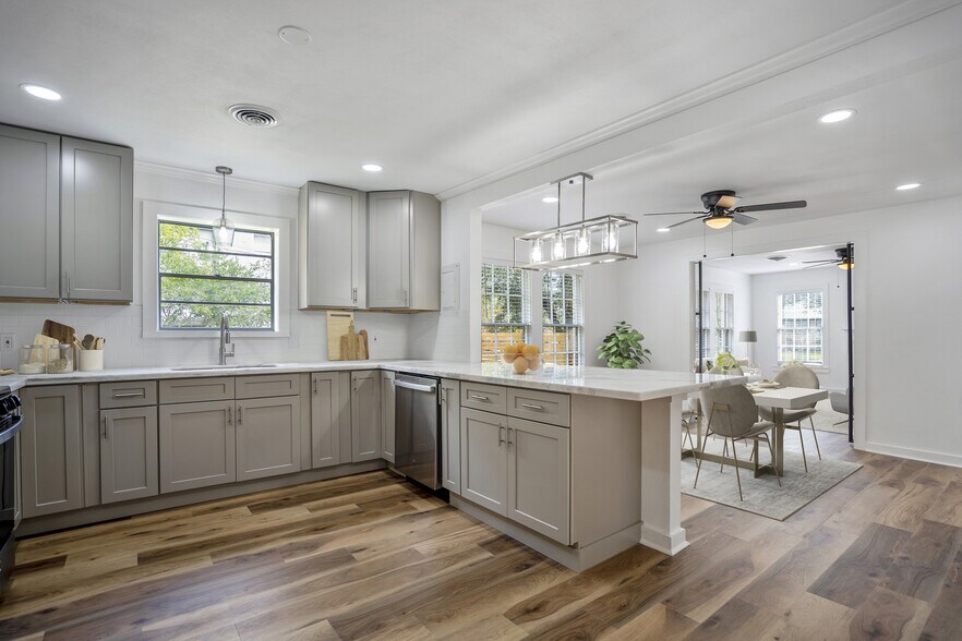 More Photos Of 907 E 27th St, Bryan Apartments For Sale