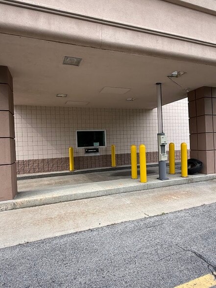 More Photos Of 2616 Brewerton Rd, Mattydale Drugstore For Lease