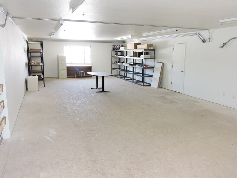 More Photos Of 500 S Willard St, Cottonwood Distribution For Lease