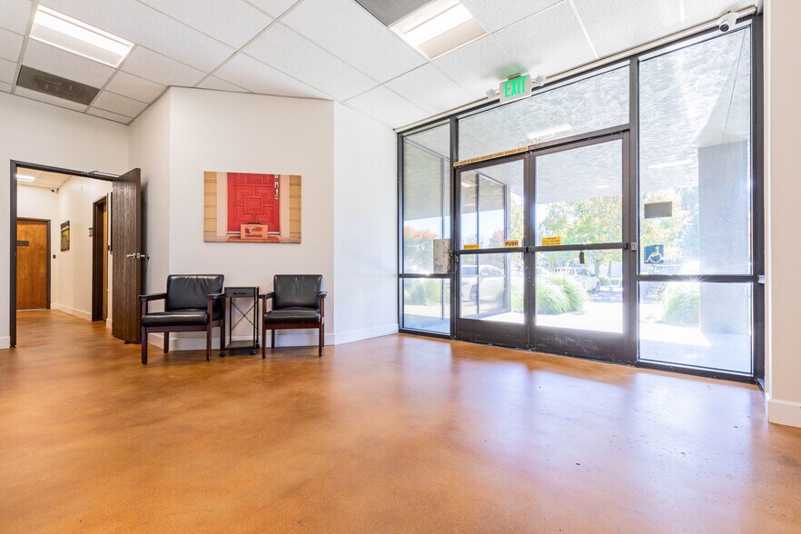 More Photos Of 3050 Beacon Blvd, West Sacramento Office For Sale