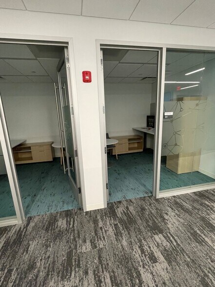 More Photos Of 69 Illinois Ave, Warwick Warehouse For Lease