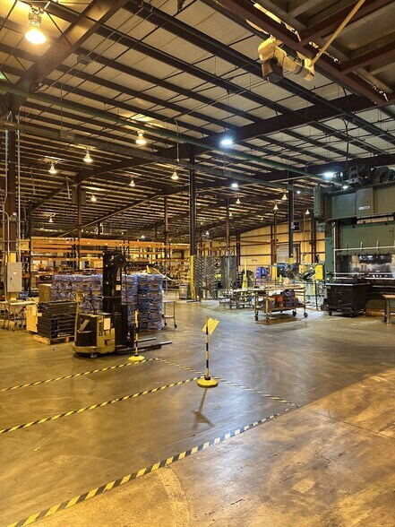 More Photos Of 3001 Tamarack Rd, Owensboro Distribution For Lease