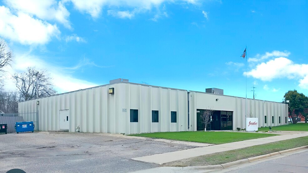 Primary Photo Of 2378 Wilshire Blvd, Mound Warehouse For Lease