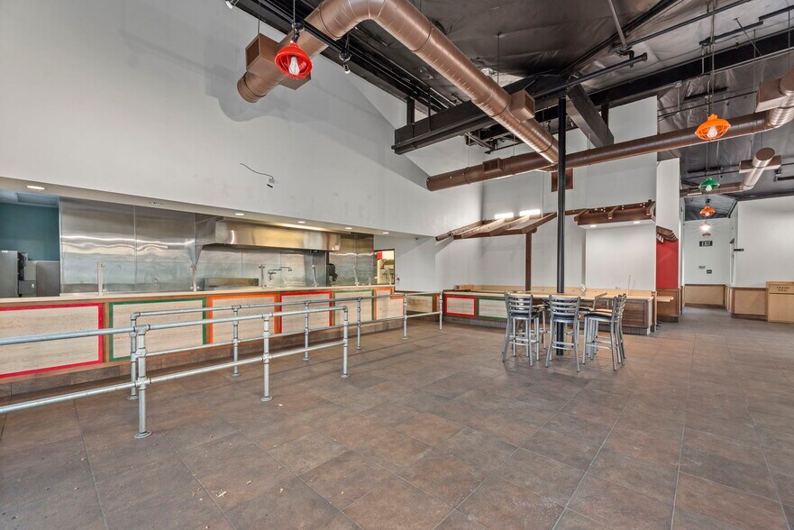 More Photos Of 29105-29125 Canwood St, Agoura Hills Restaurant For Lease
