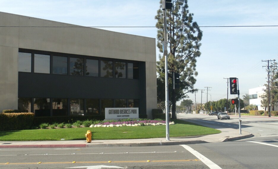 More Photos Of 16541 Gothard St, Huntington Beach Office For Lease
