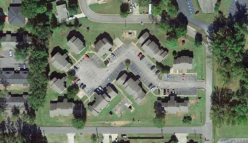 More Photos Of 401 N Cumberland Ave, Russellville Apartments For Sale