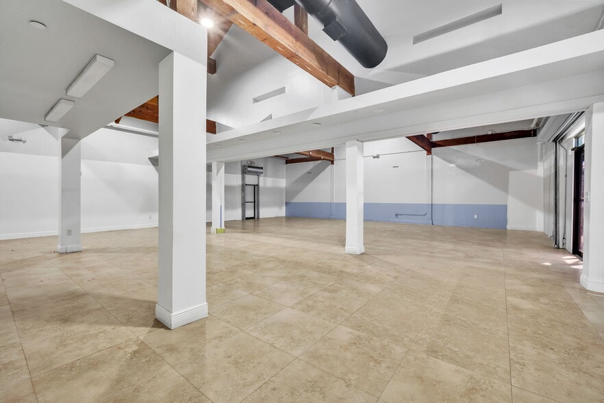 More Photos Of 10471 N Kendall Dr, Miami Storefront Retail Office For Lease