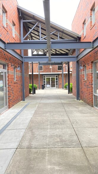 More Photos Of 1320 Ellsworth Industrial Dr, Atlanta Loft Creative Space For Sale