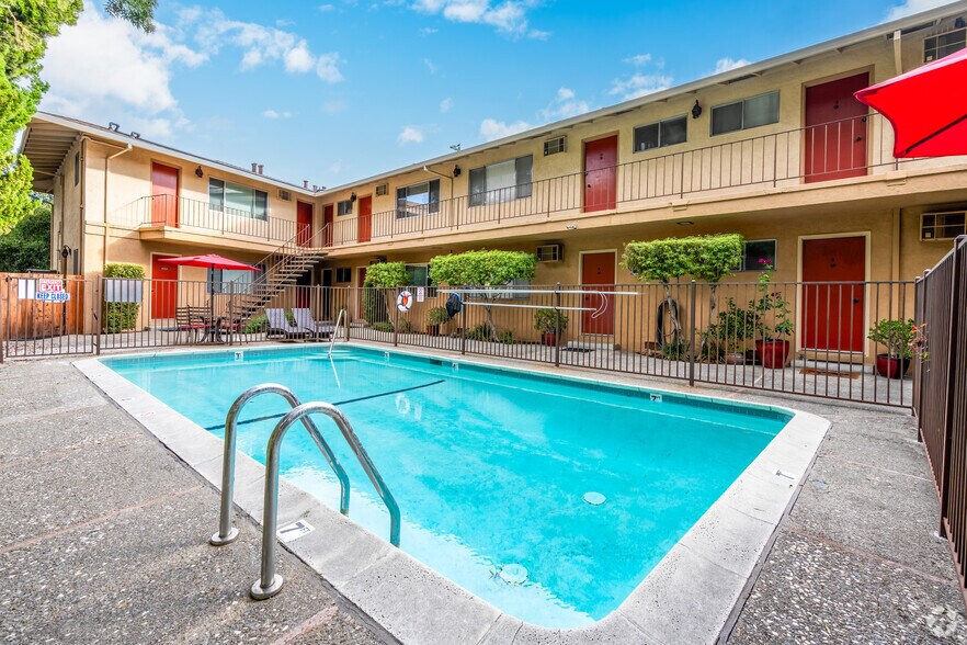 More Photos Of 1730 Lacassie Ave, Walnut Creek Apartments For Sale