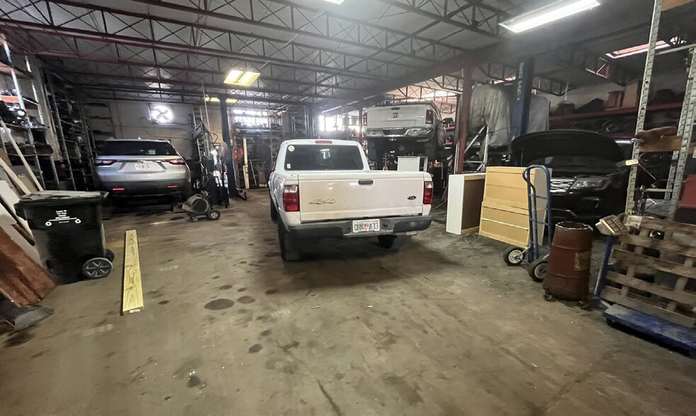 More Photos Of 1340 W Central Blvd, Orlando Manufacturing For Sale