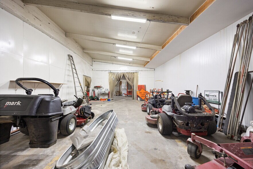 More Photos Of 81500 Industrial Pl, Indio Warehouse For Sale