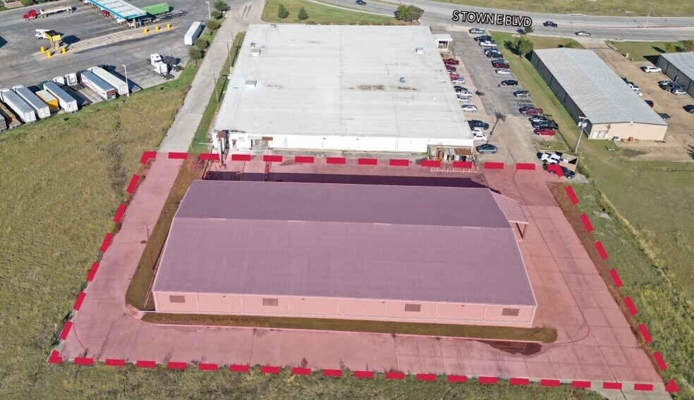 More Photos Of 2011 S Town East Blvd, Mesquite Warehouse For Lease