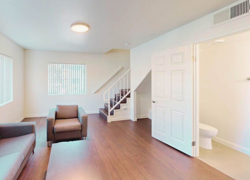 More Photos Of 2370 Portland St, Los Angeles Apartments For Sale
