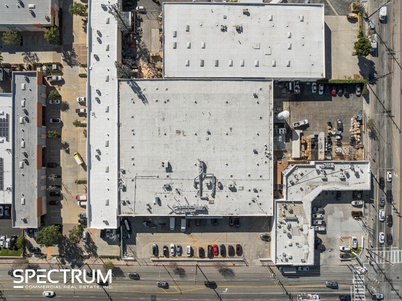 More Photos Of 9035 Canoga Ave, Canoga Park Manufacturing For Sale