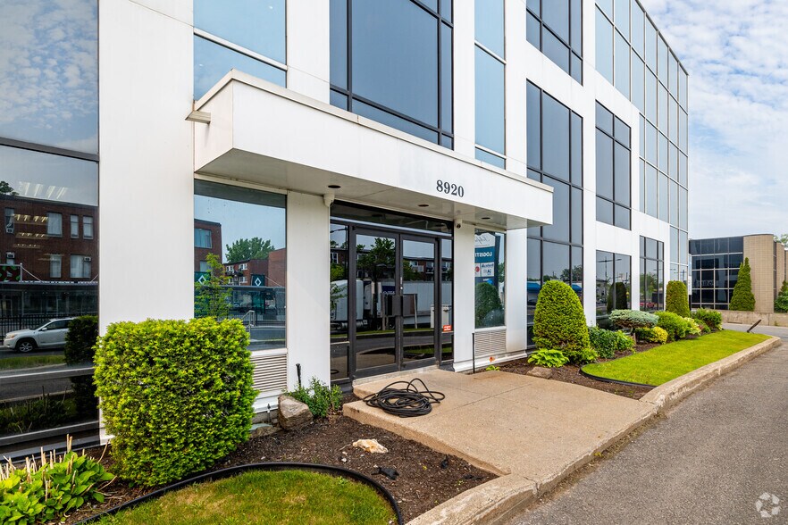 More Photos Of 8920-8950 Boul Pie-IX, Montréal Light Manufacturing For Lease