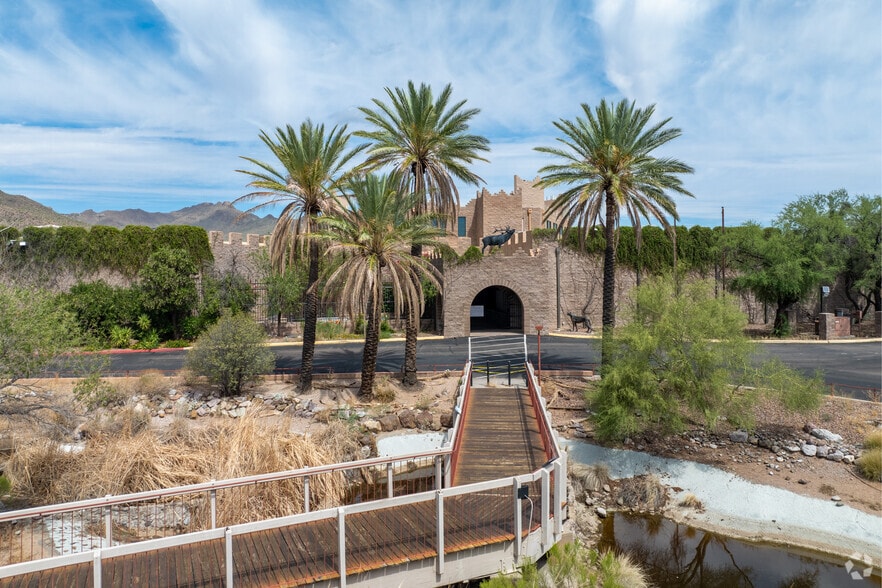 More Photos Of 4800 W Gates Pass Rd, Tucson Specialty For Sale