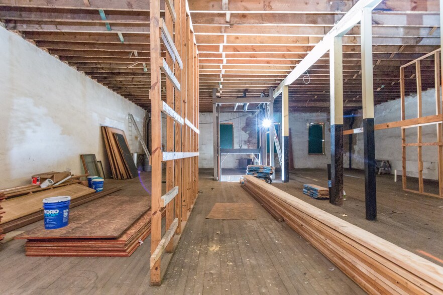 More Photos Of 102 S Main St, Wetumpka Storefront Retail Residential For Sale