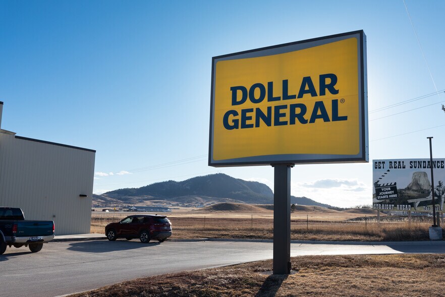 More Photos Of 2714 E Cleveland St, Sundance General Retail For Sale