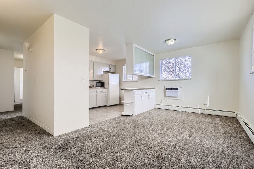 More Photos Of 1695 Clinton St, Aurora Apartments For Sale