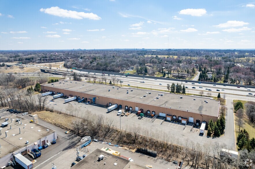 More Photos Of 2215-2235 Highway 36 W, Roseville Manufacturing For Lease