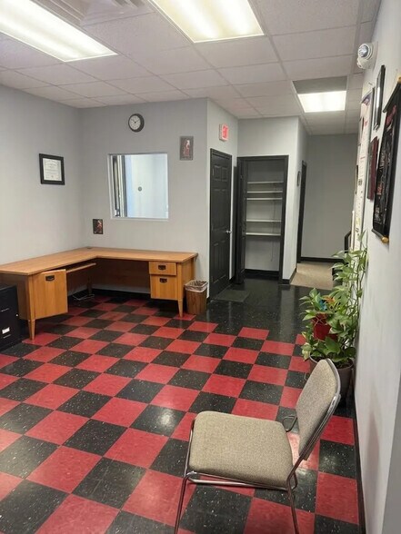 More Photos Of 1424 Veterans Dr, Conyers Flex For Lease